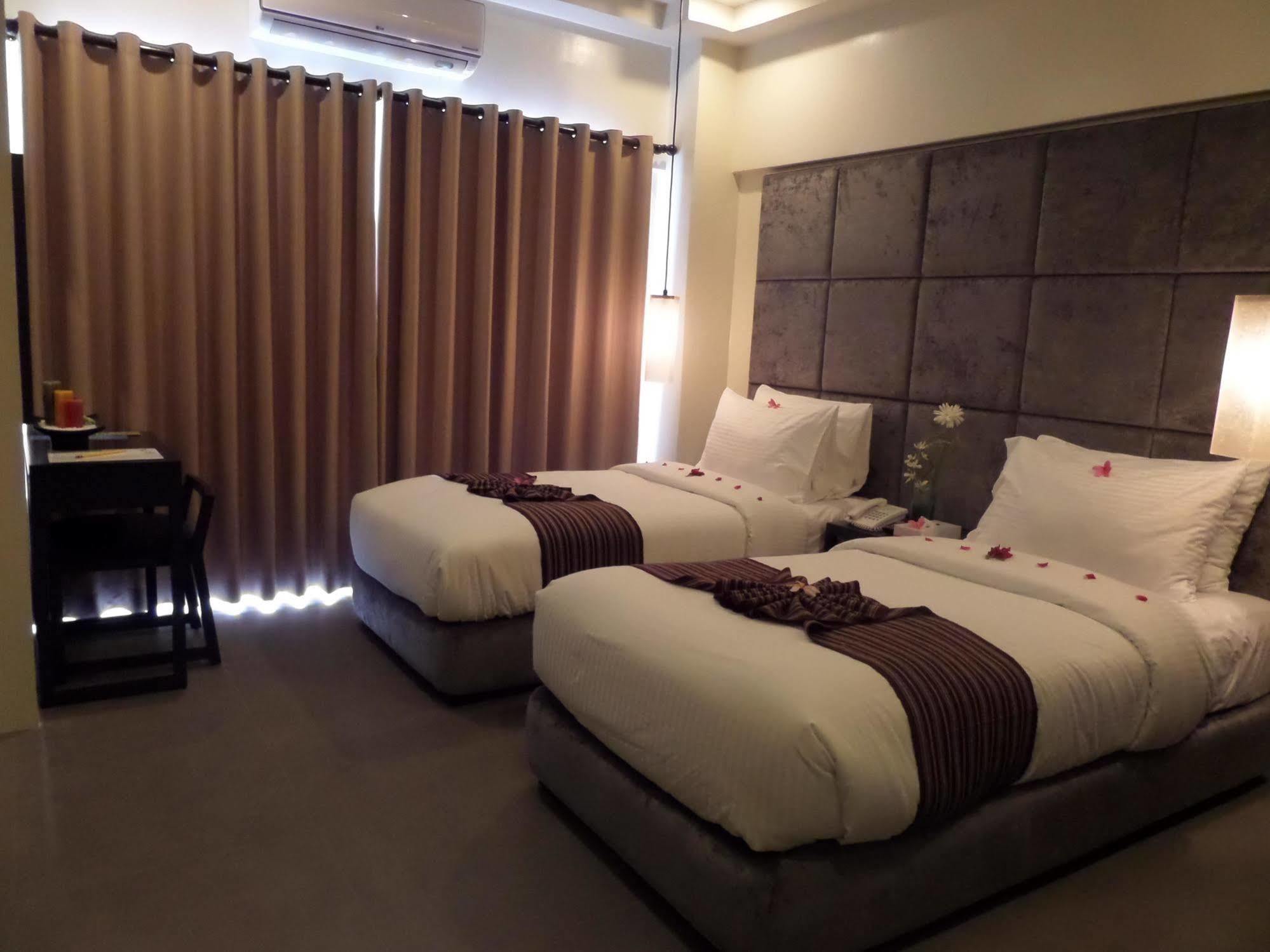Resort Boracay Grand Vista & 4*