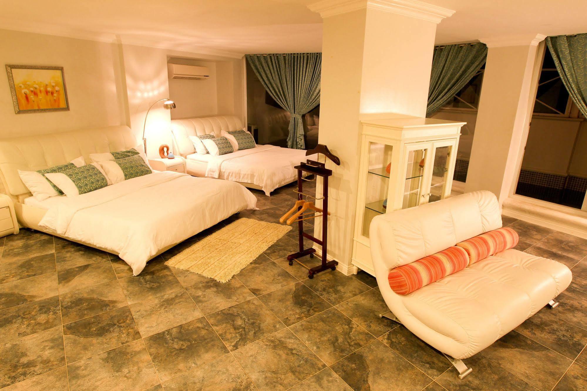 Boracay Grand Vista & Resort 4*