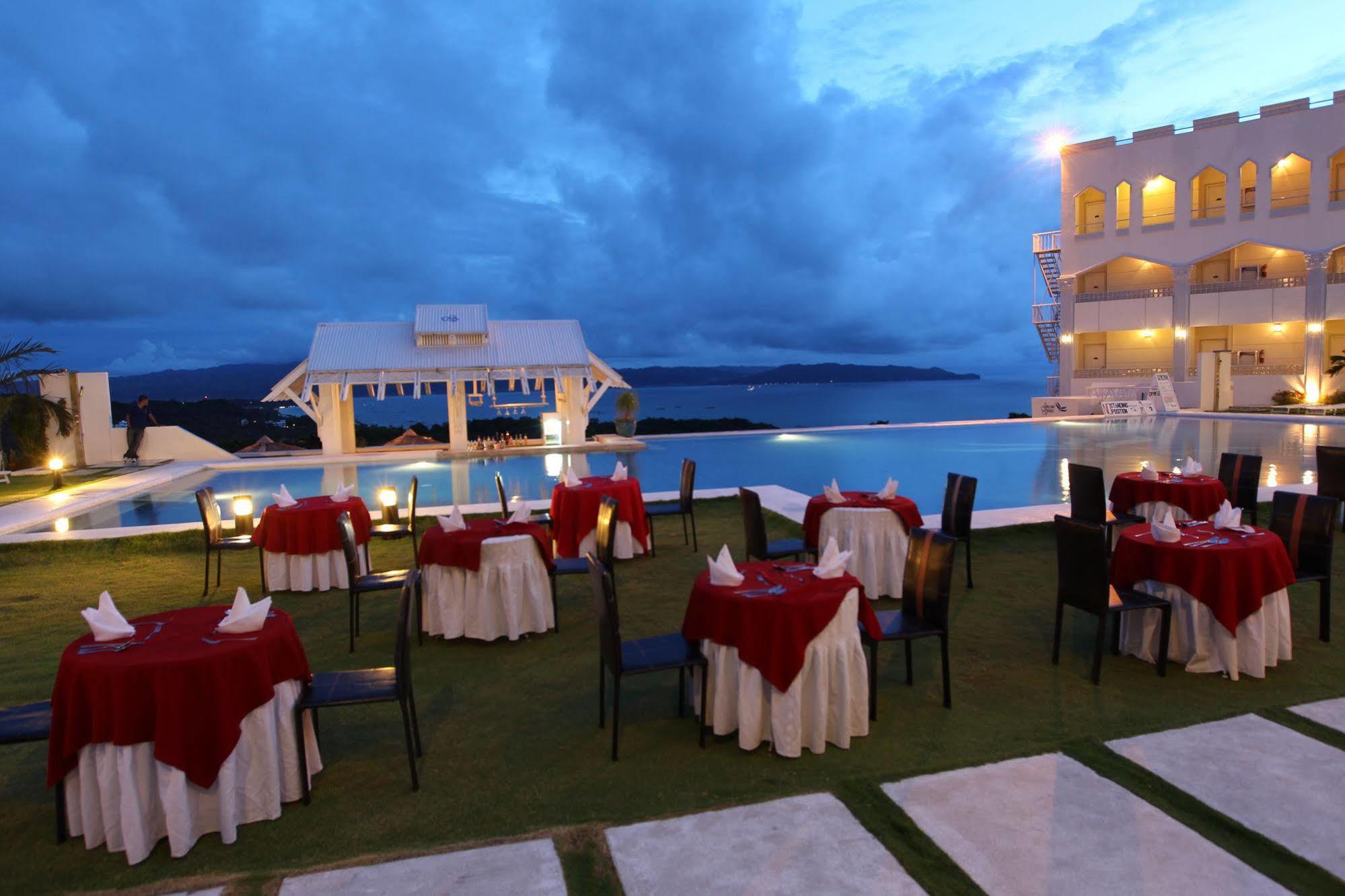 Boracay Grand Vista & Resort Yapak
